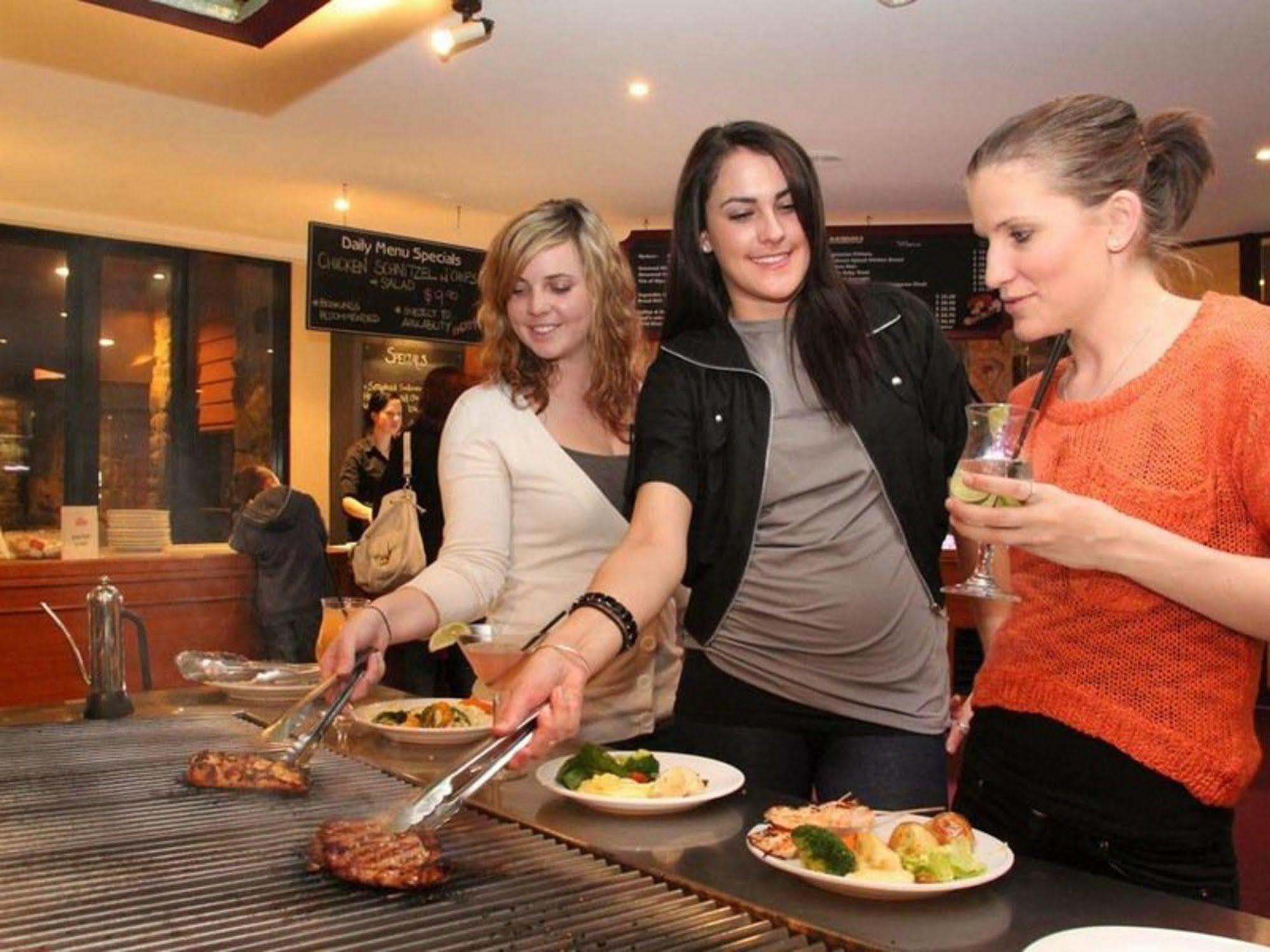 ג'ינדביין The Station Hotel מראה חיצוני תמונה